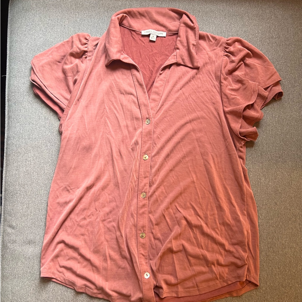 Green Envelope Women's Rust Blouse